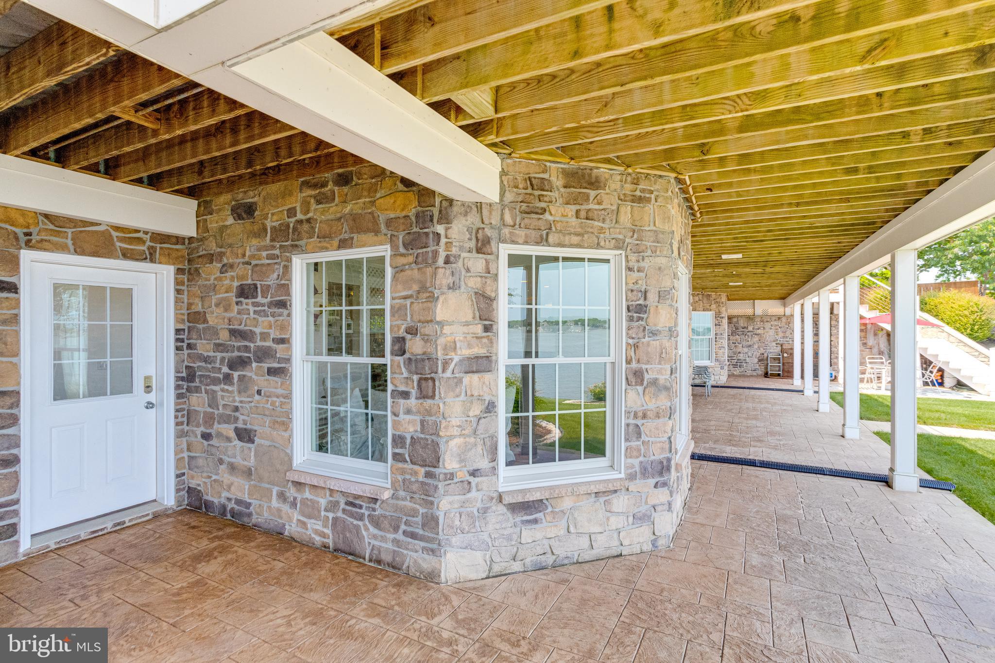 ROCKAWAY BEACH - Residential