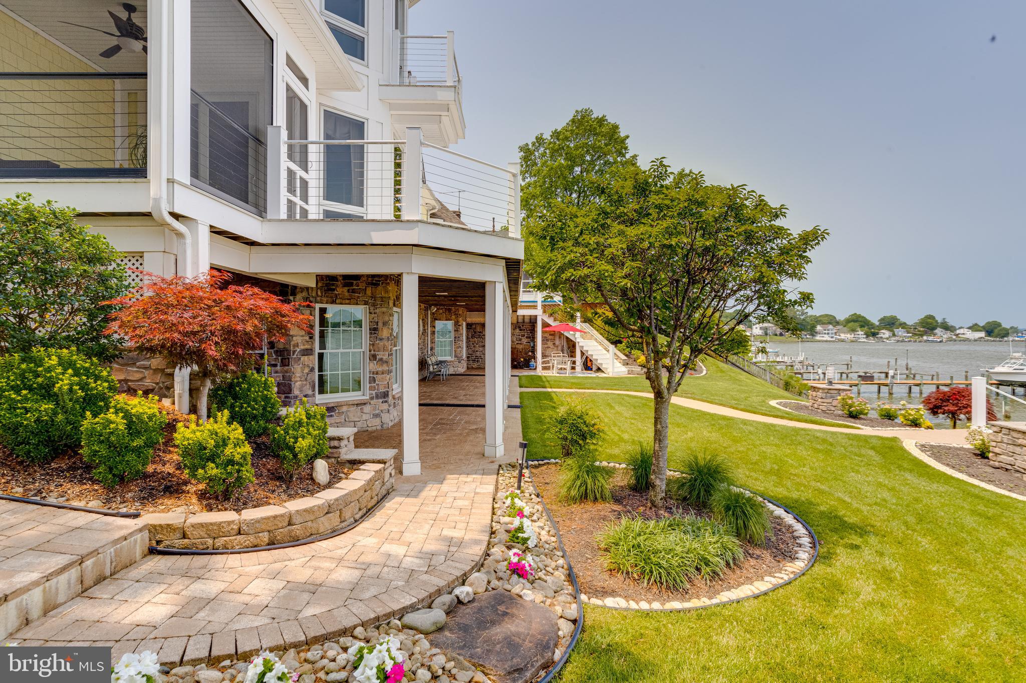 ROCKAWAY BEACH - Residential