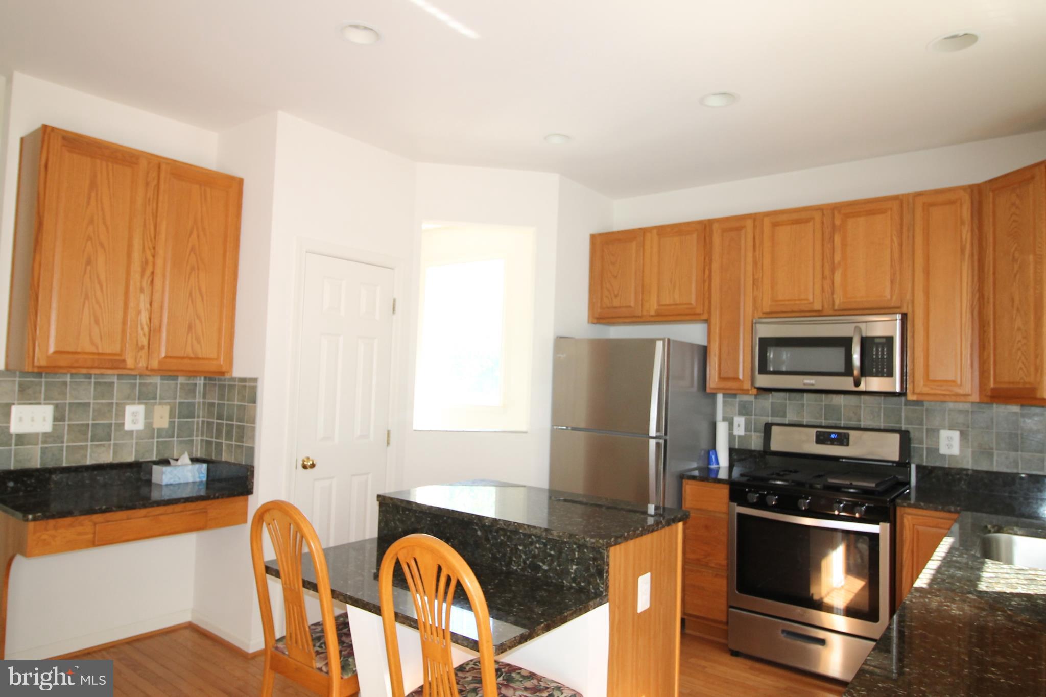 SIGNATURE AT BROADLANDS - Residential Lease