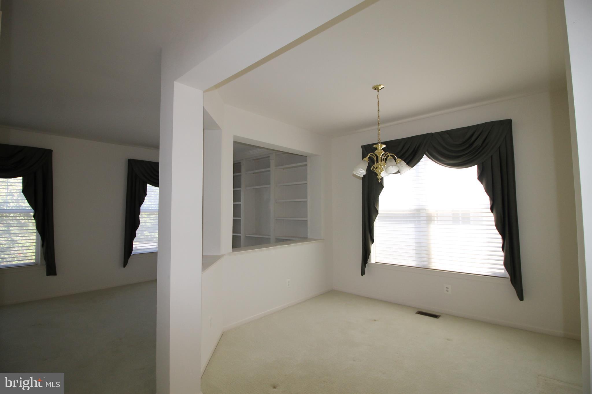 SIGNATURE AT BROADLANDS - Residential Lease