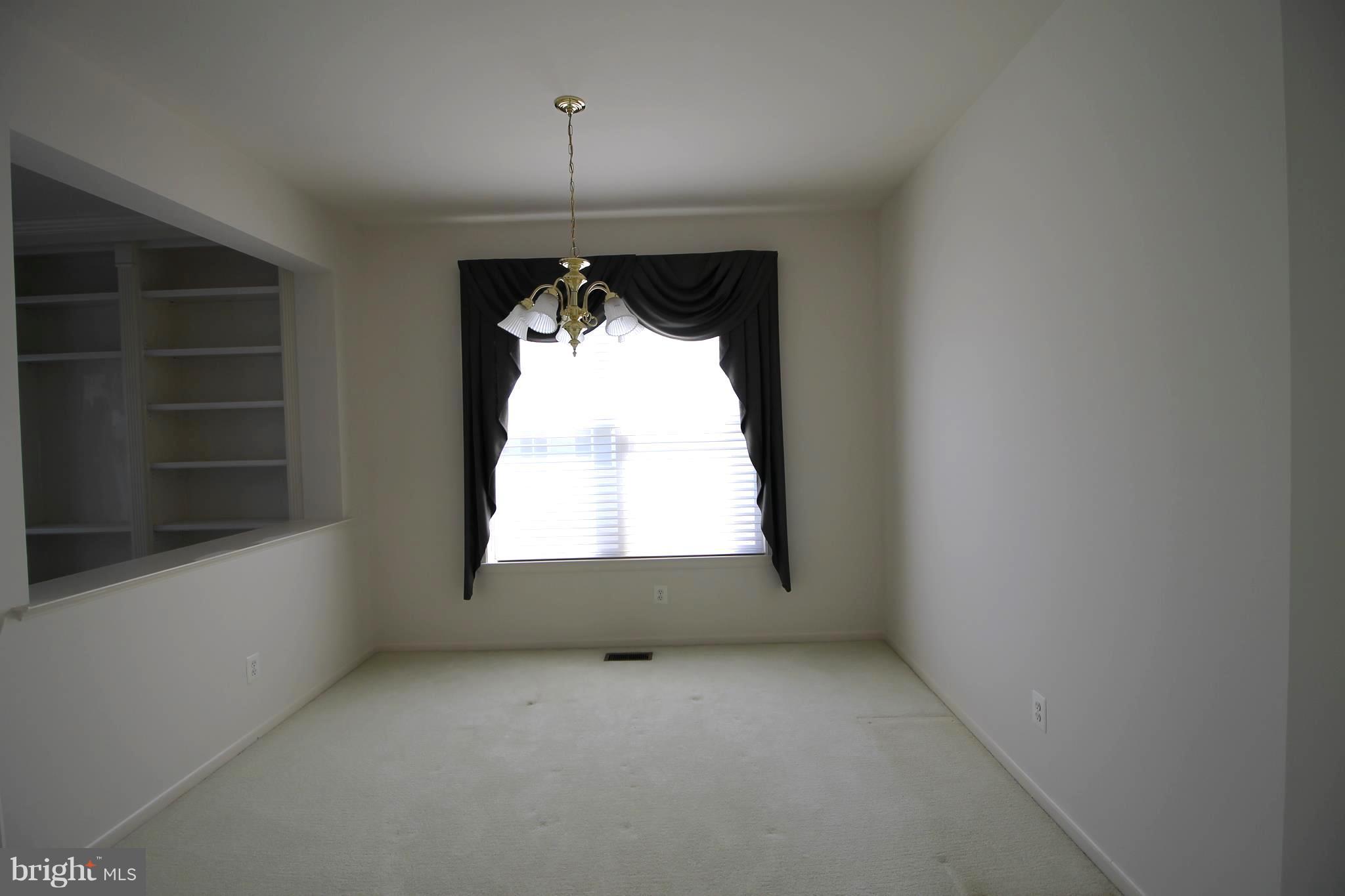 SIGNATURE AT BROADLANDS - Residential Lease