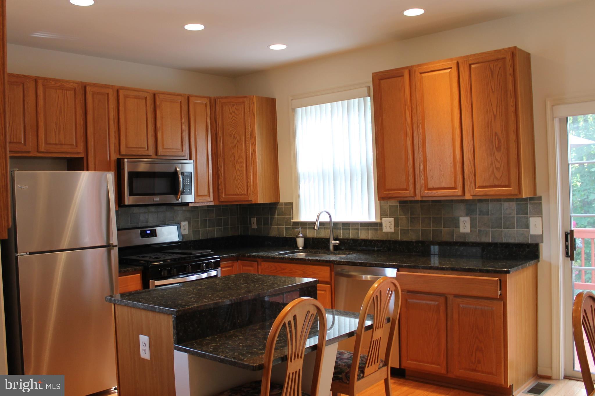 SIGNATURE AT BROADLANDS - Residential Lease