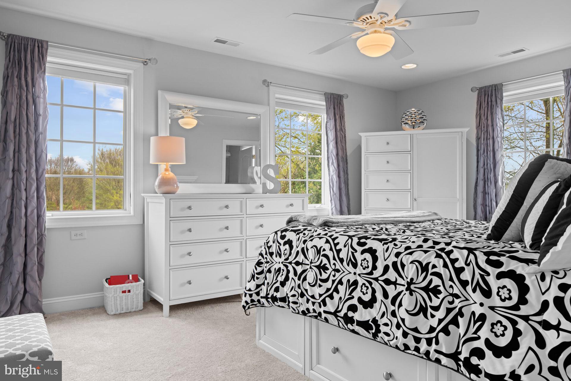 SAGE MDWS AT PIDCOCK - Residential