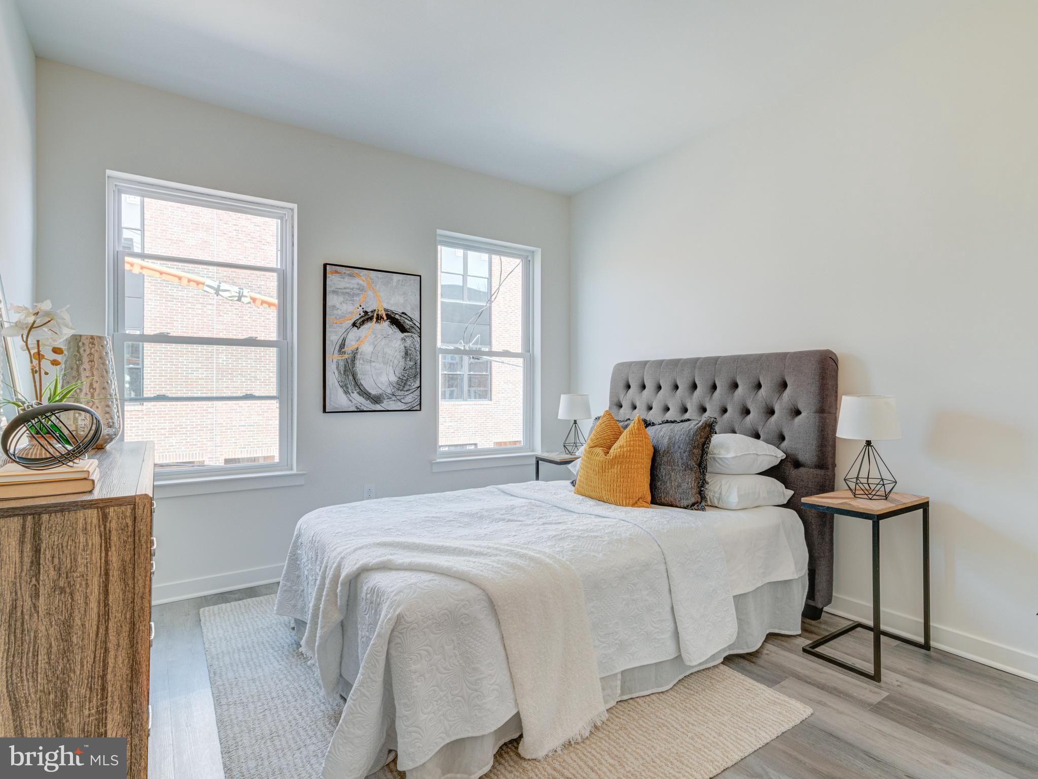 PORT RICHMOND - Residential