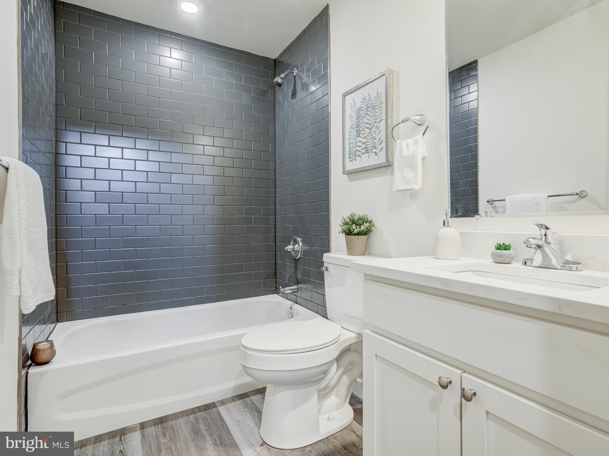 PORT RICHMOND - Residential