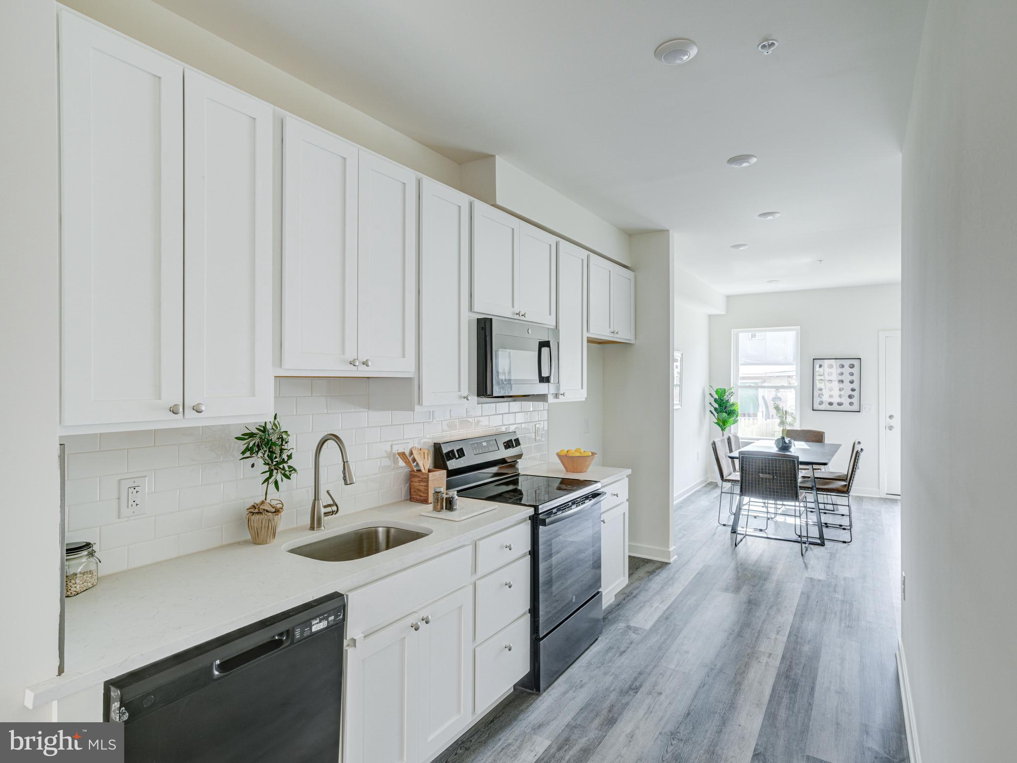 PORT RICHMOND - Residential