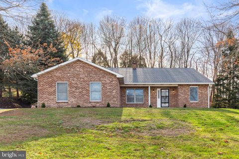 451 BOYER STREET HALIFAX PA 17032