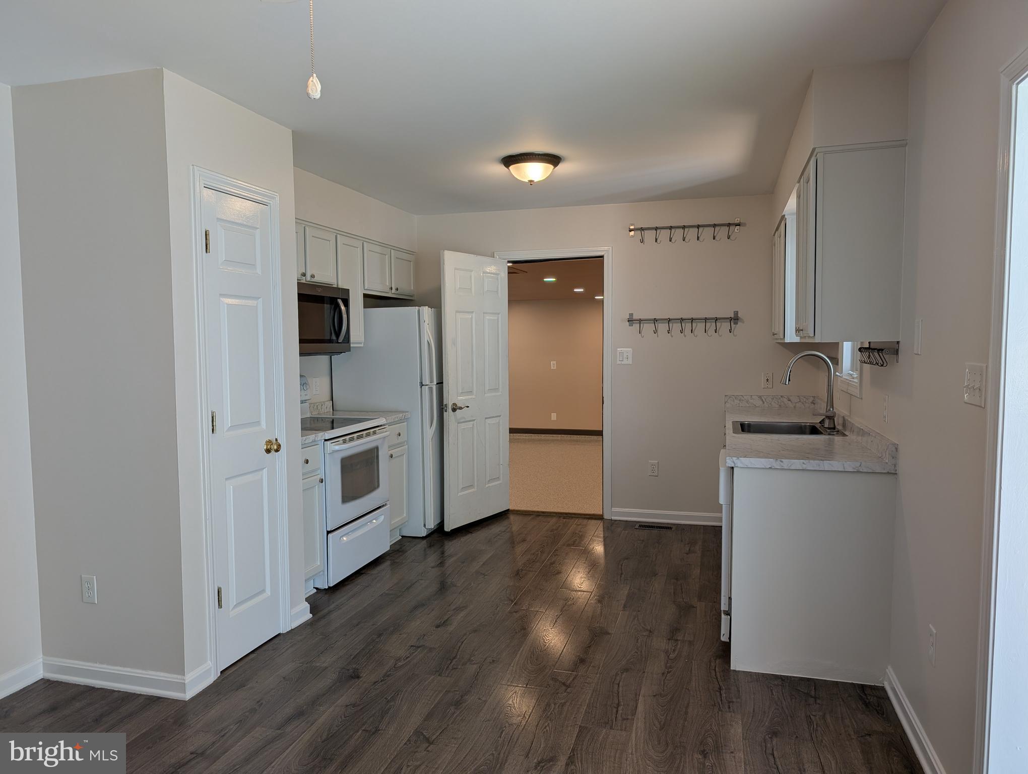 HIGH KNOB - Residential Lease