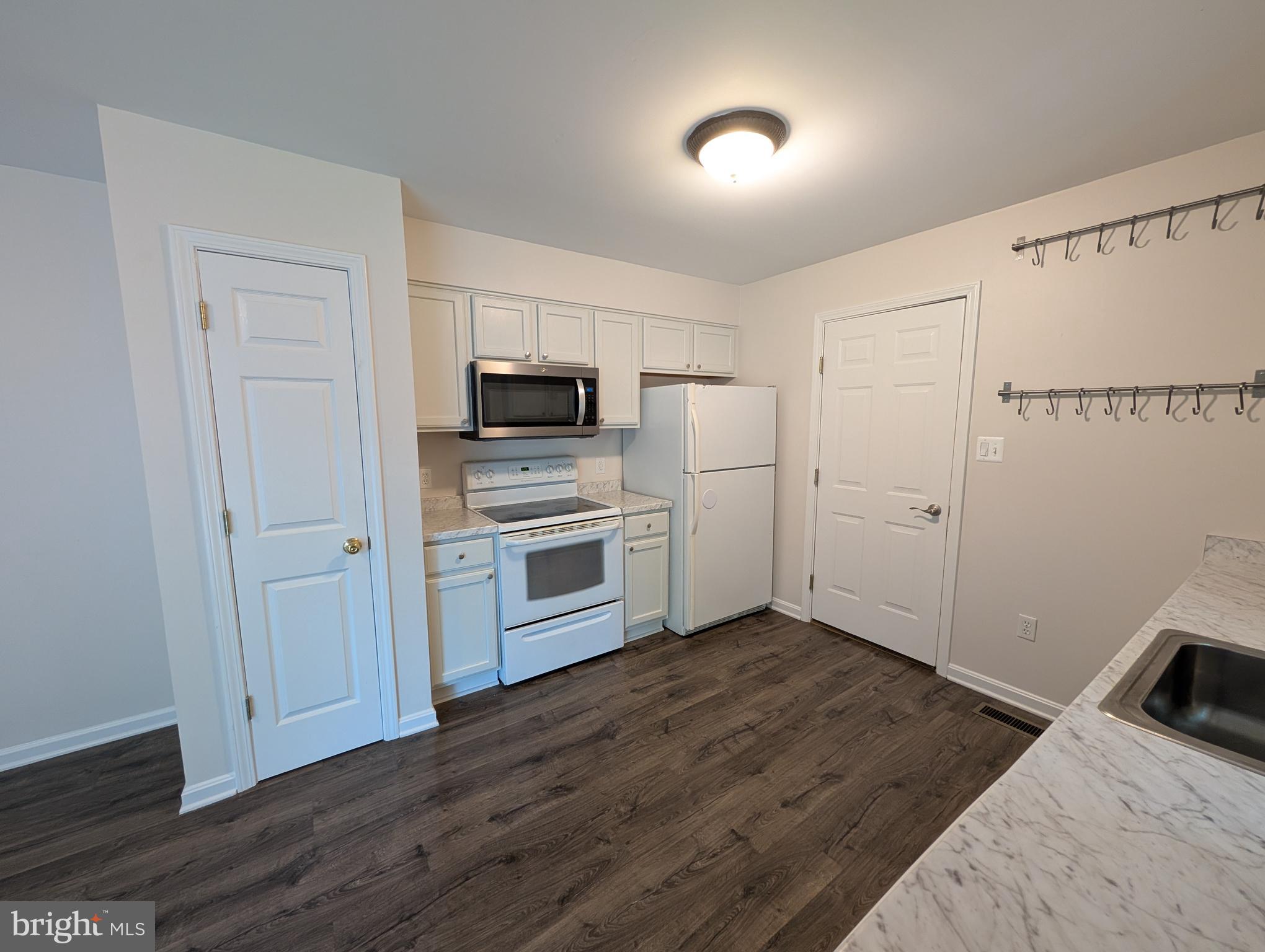 HIGH KNOB - Residential Lease