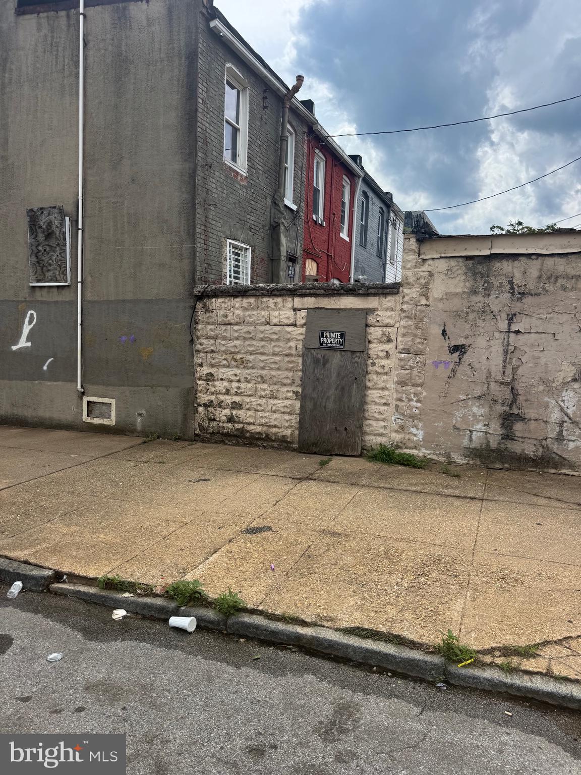 2400 WILKENS AVENUE