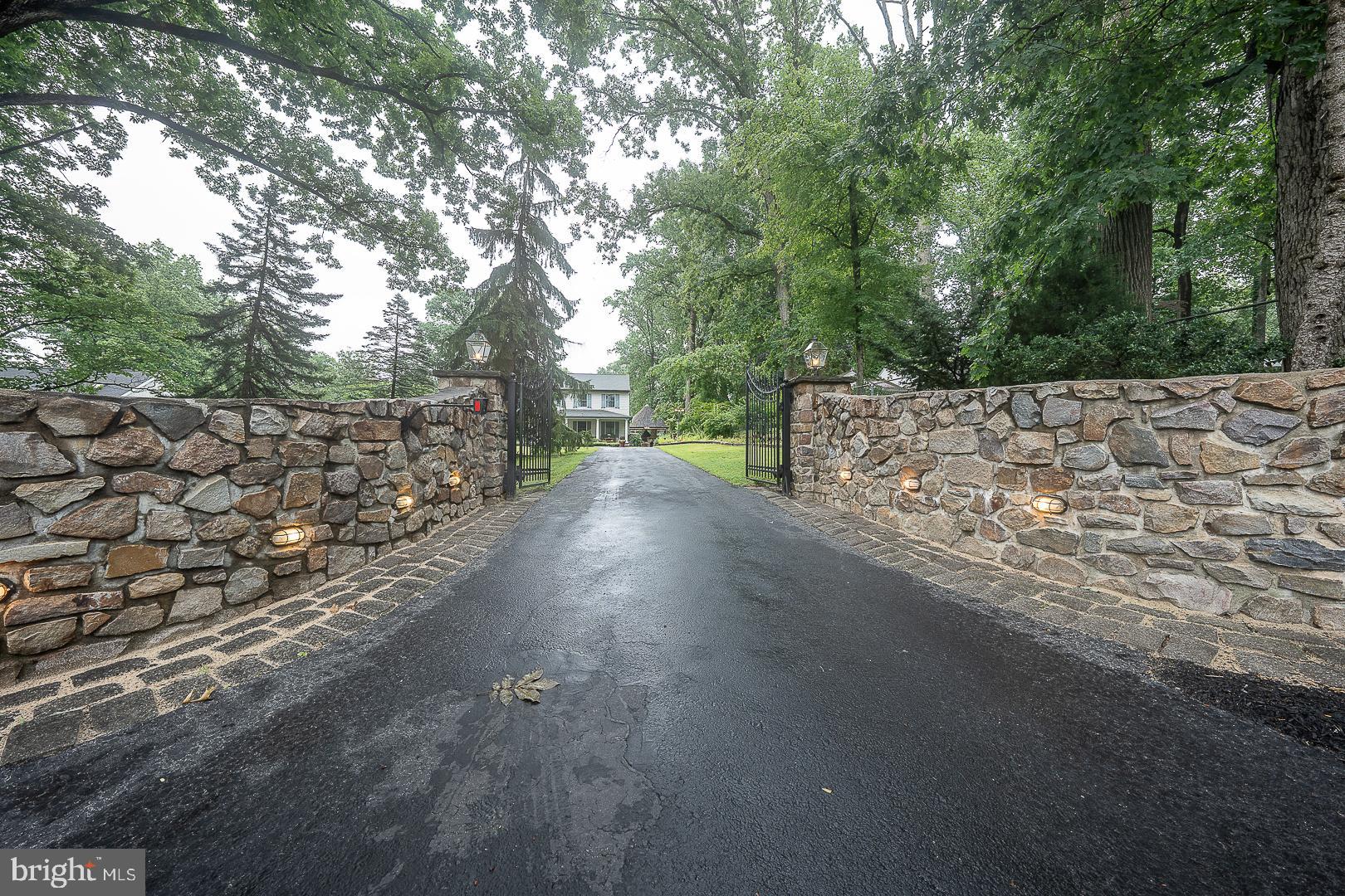2608 CHARLESTOWN ROAD