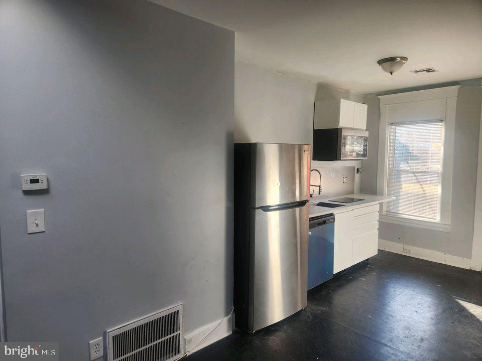 BELAIR-EDISON - Residential Lease