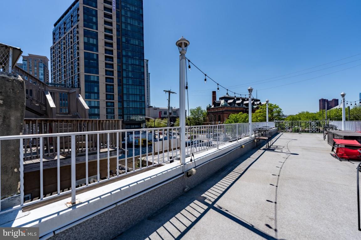 LITTLE ITALY - Residential Lease