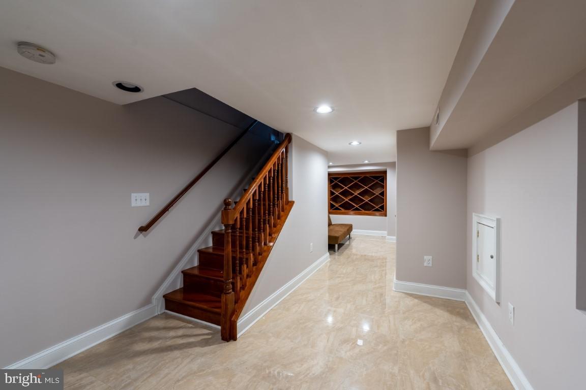 LITTLE ITALY - Residential Lease