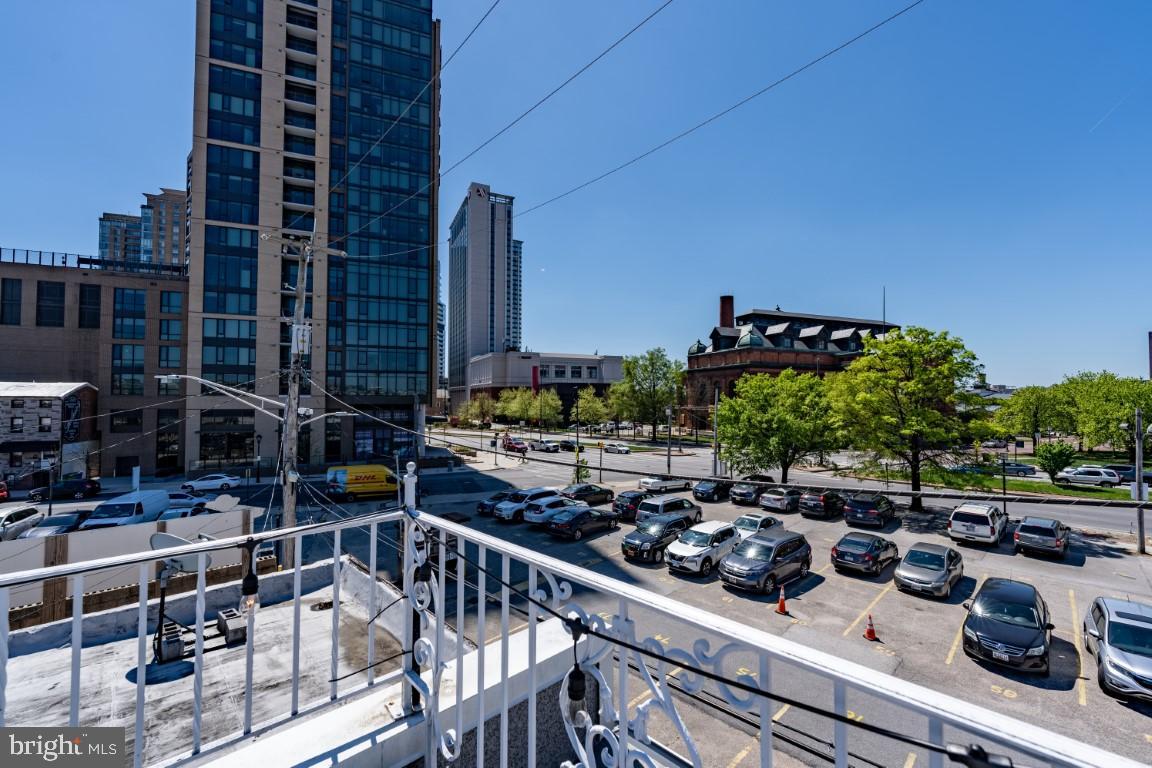 LITTLE ITALY - Residential Lease