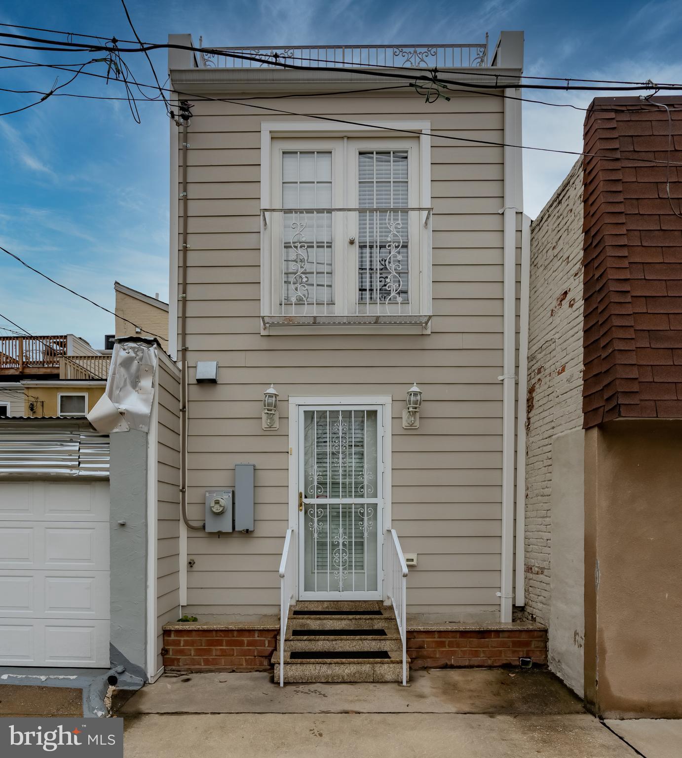 LITTLE ITALY - Residential Lease