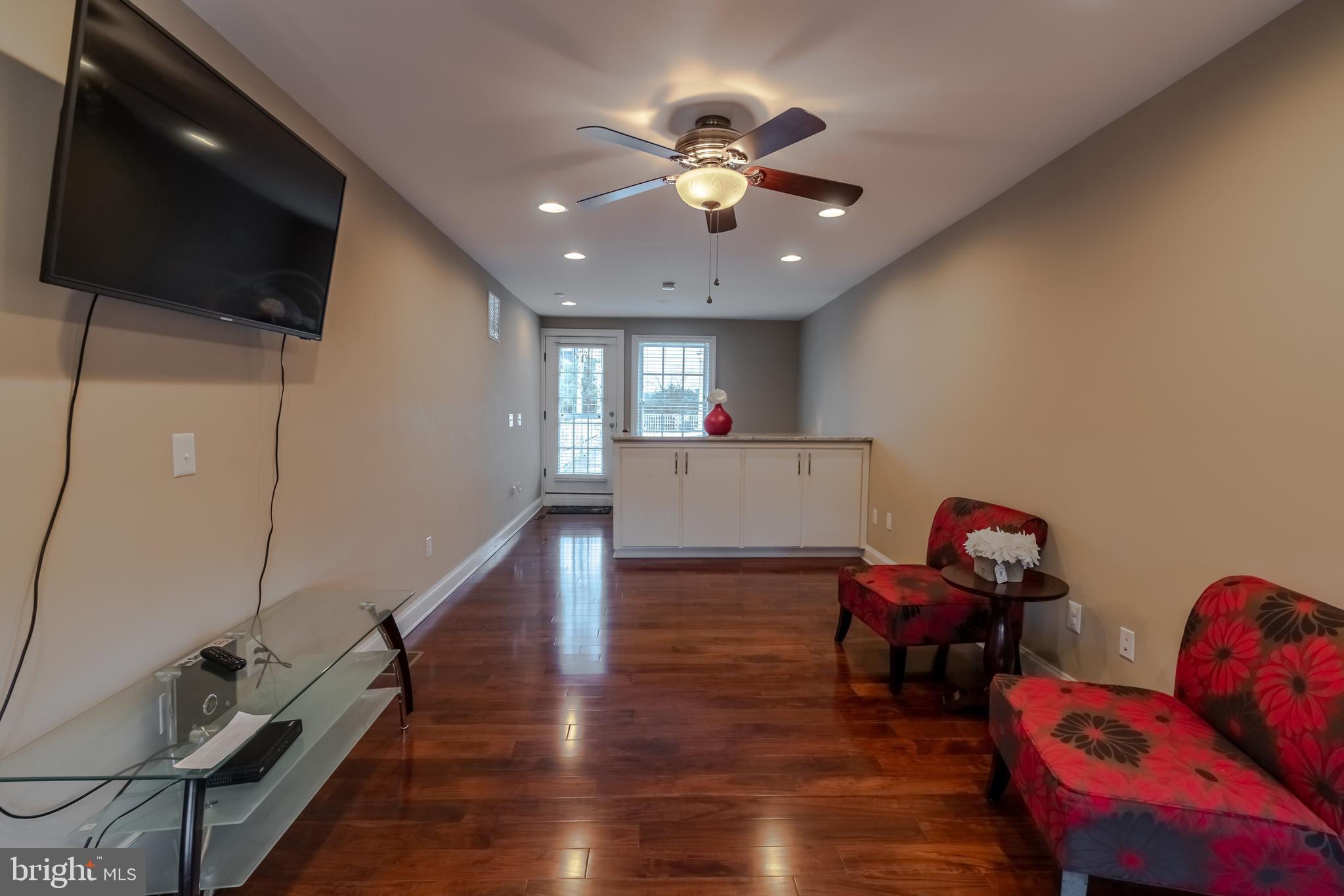 LITTLE ITALY - Residential Lease