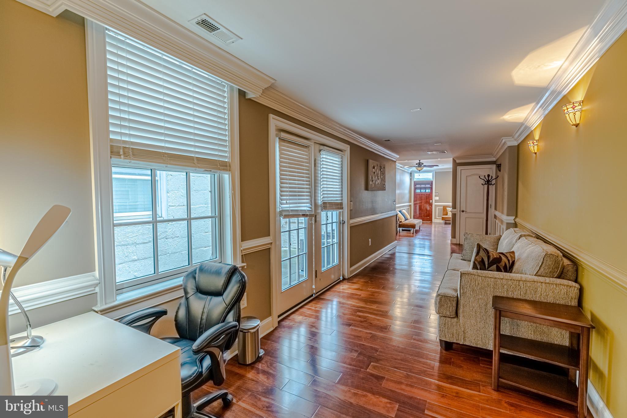 LITTLE ITALY - Residential Lease