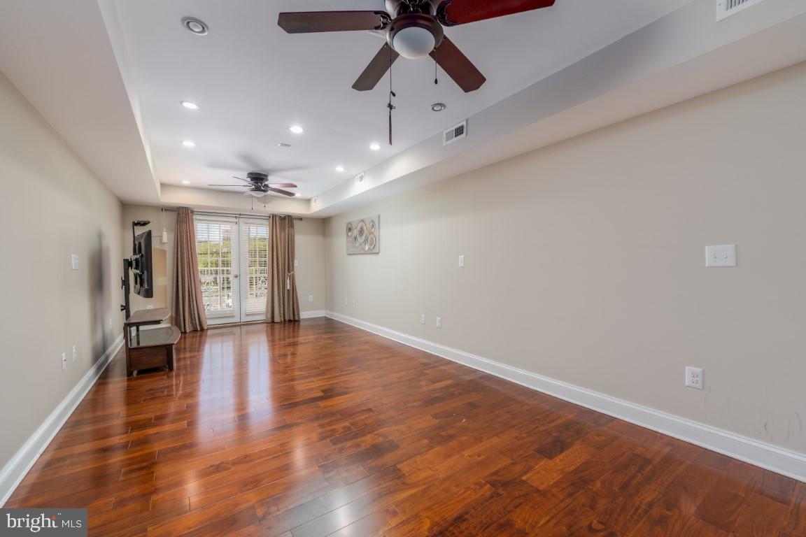 LITTLE ITALY - Residential Lease