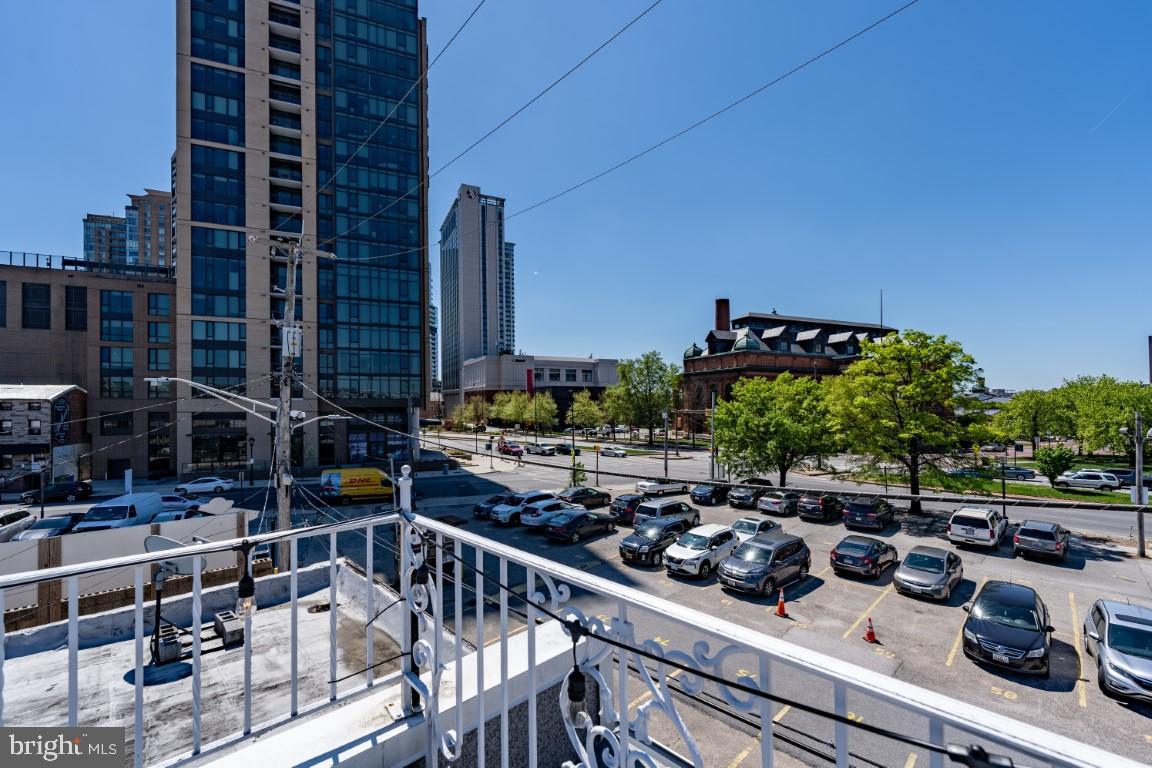 LITTLE ITALY - Residential Lease