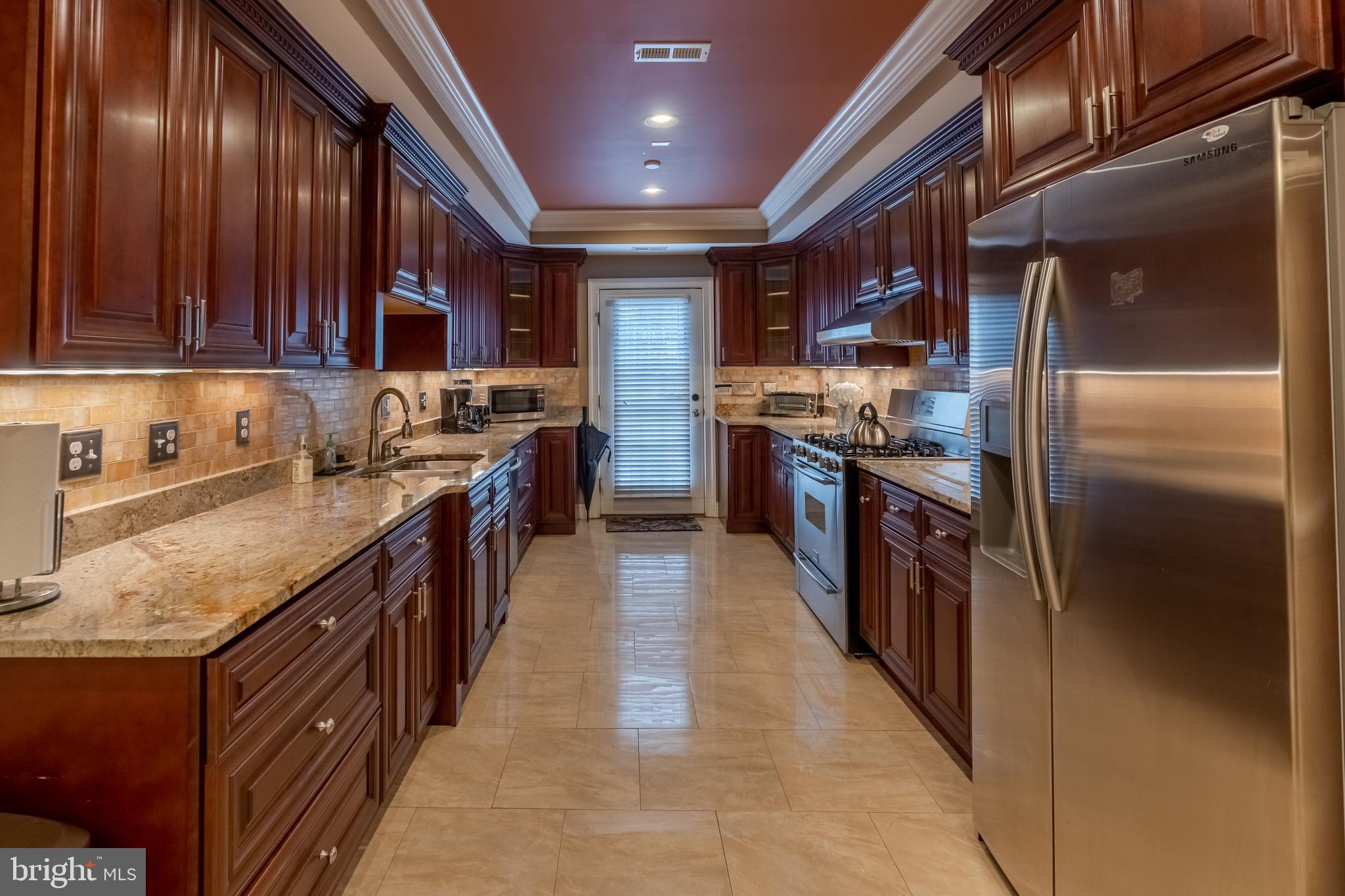 LITTLE ITALY - Residential Lease