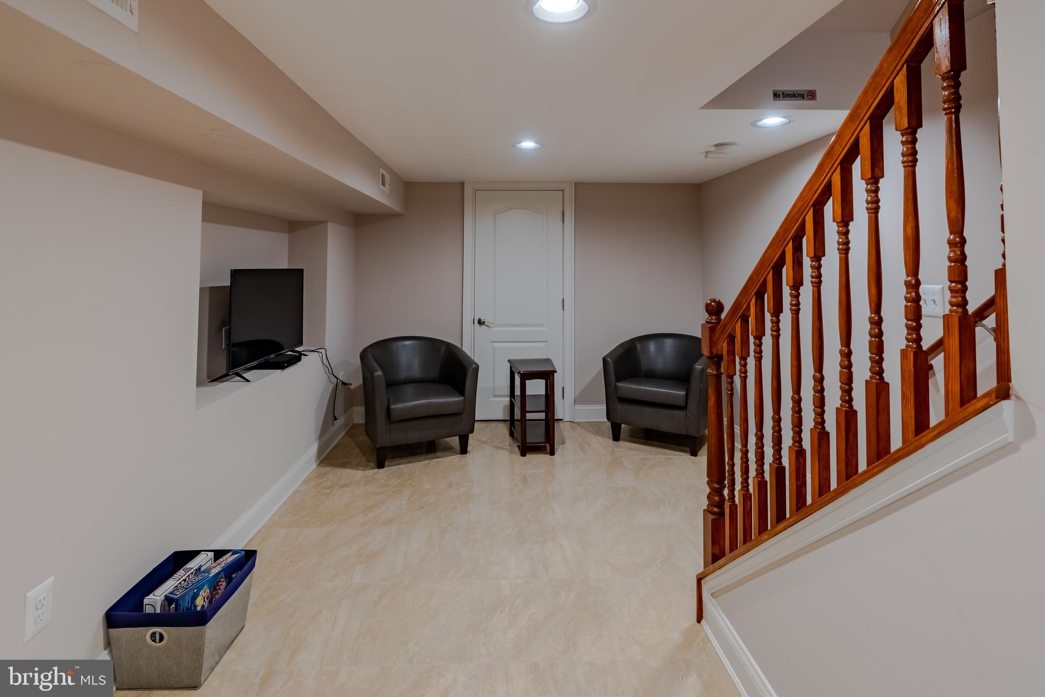 LITTLE ITALY - Residential Lease