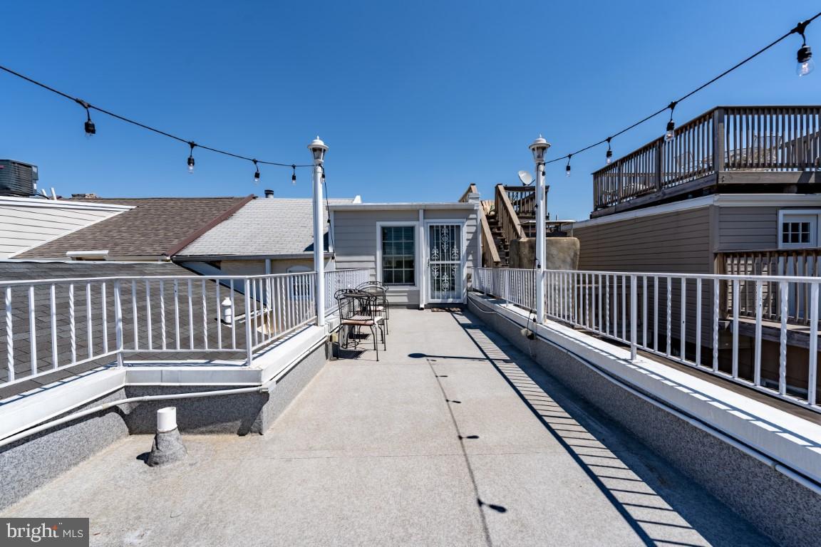 LITTLE ITALY - Residential Lease