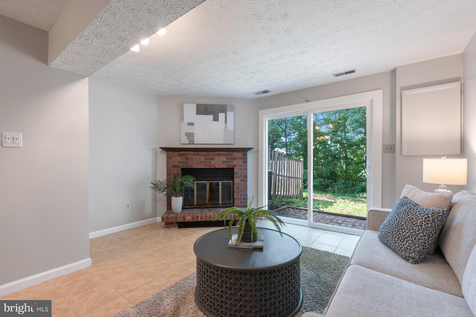 NEWINGTON COMMONS - Residential