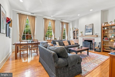 Townhouse For Rent - 1130 Spruce Street #2A<br/> PHILADELPHIA, PA 19107