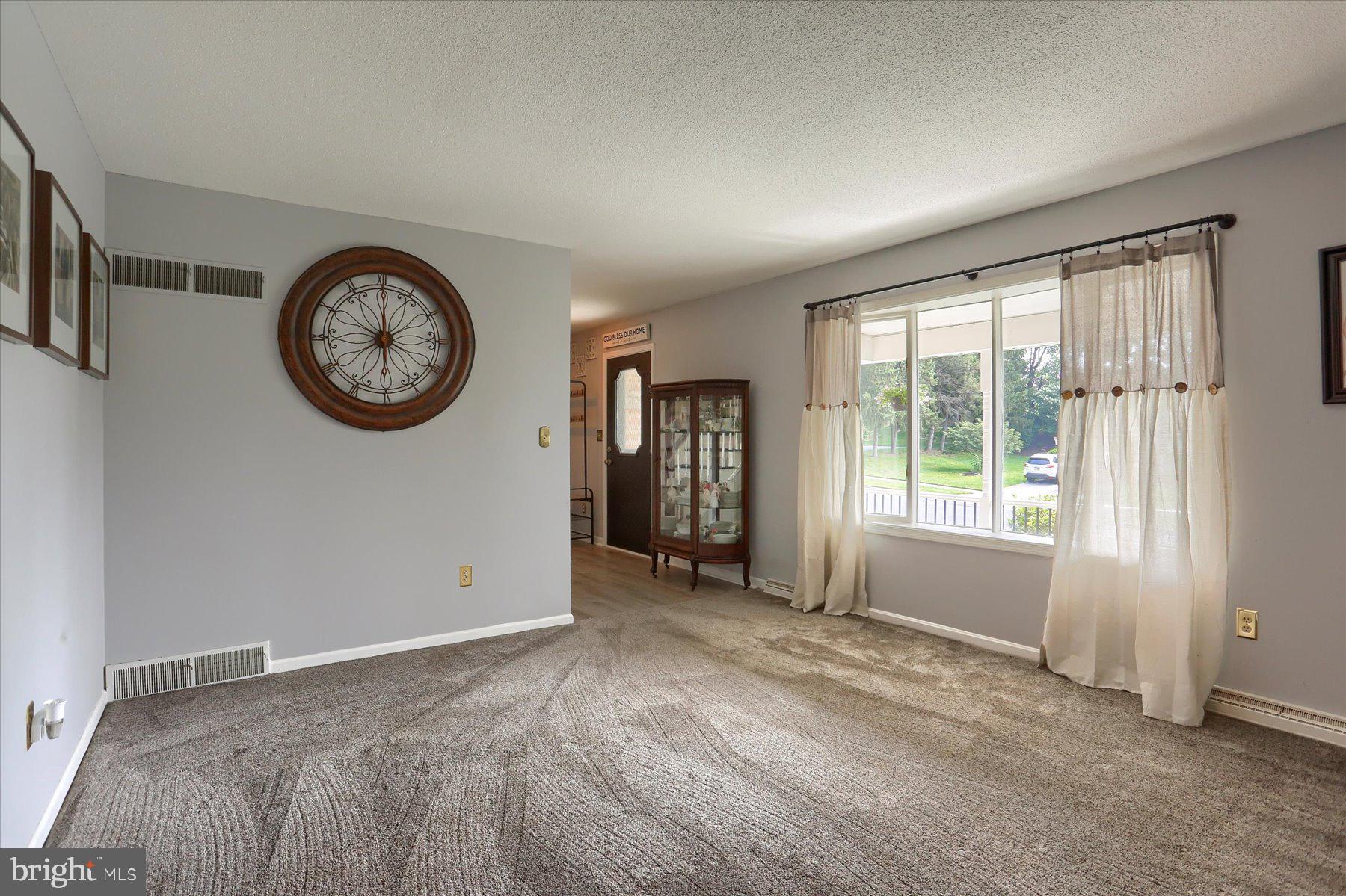 DEIMLER MANOR - Residential