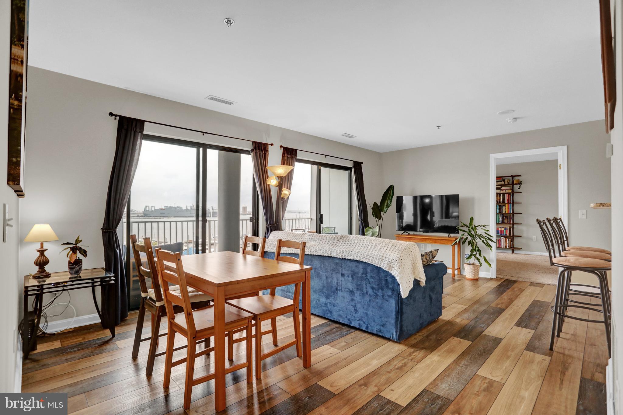 LIGHTHOUSE POINT EAST - Residential