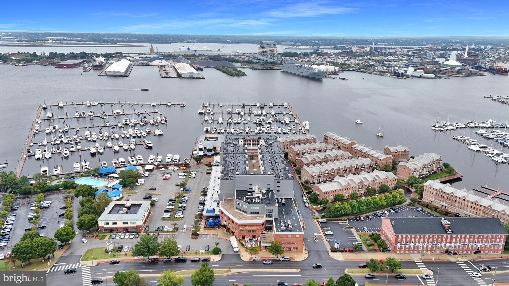 LIGHTHOUSE POINT EAST - Residential