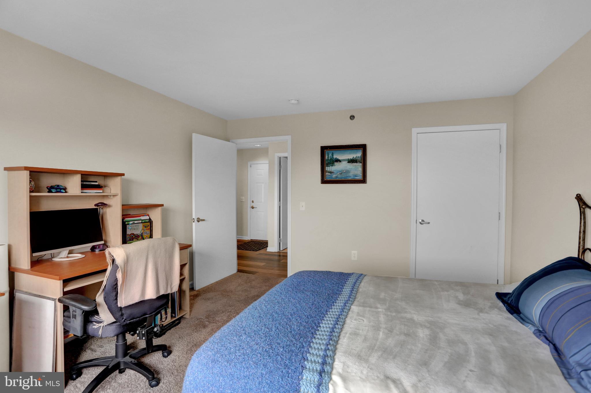 LIGHTHOUSE POINT EAST - Residential