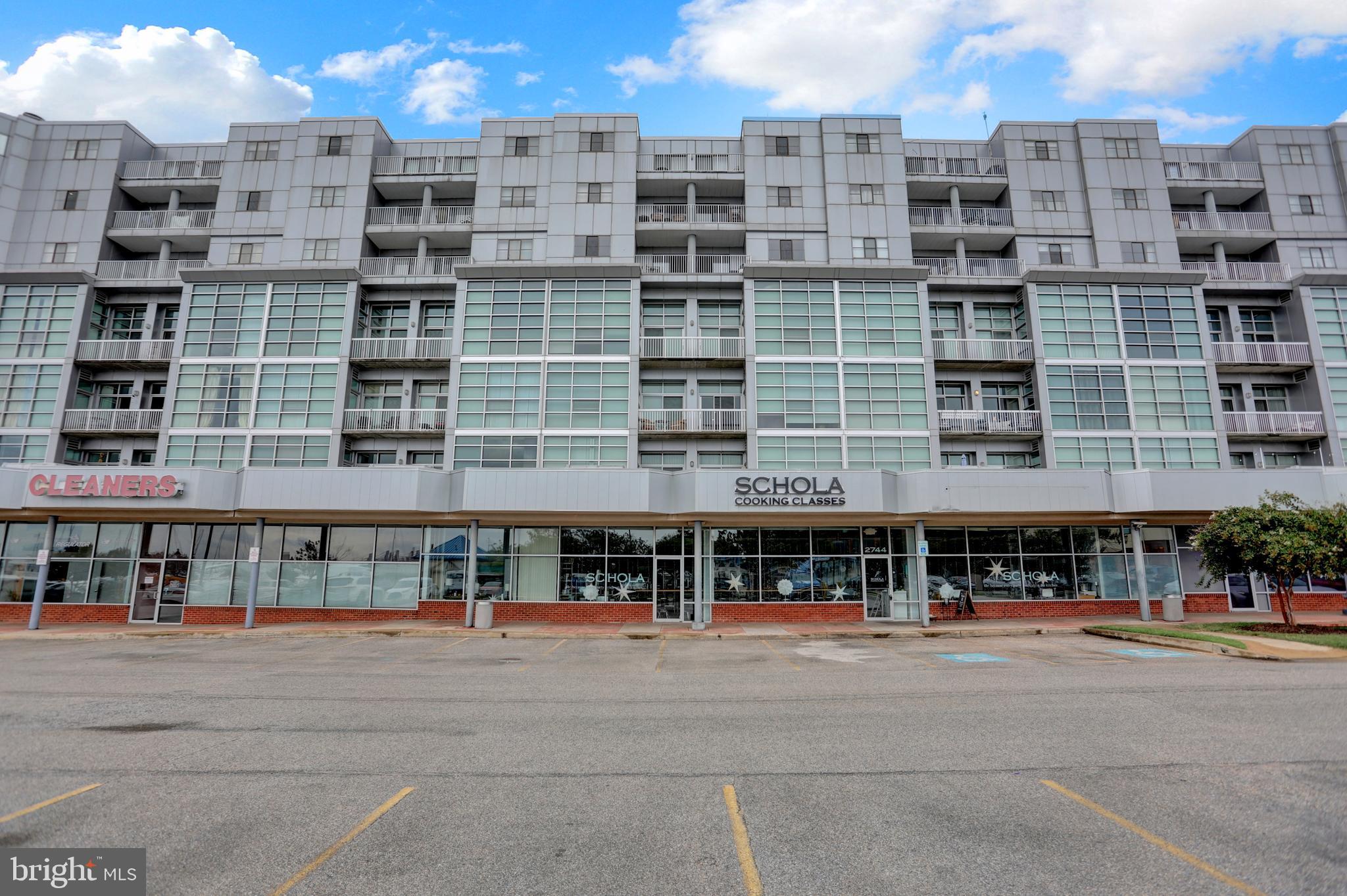 LIGHTHOUSE POINT EAST - Residential