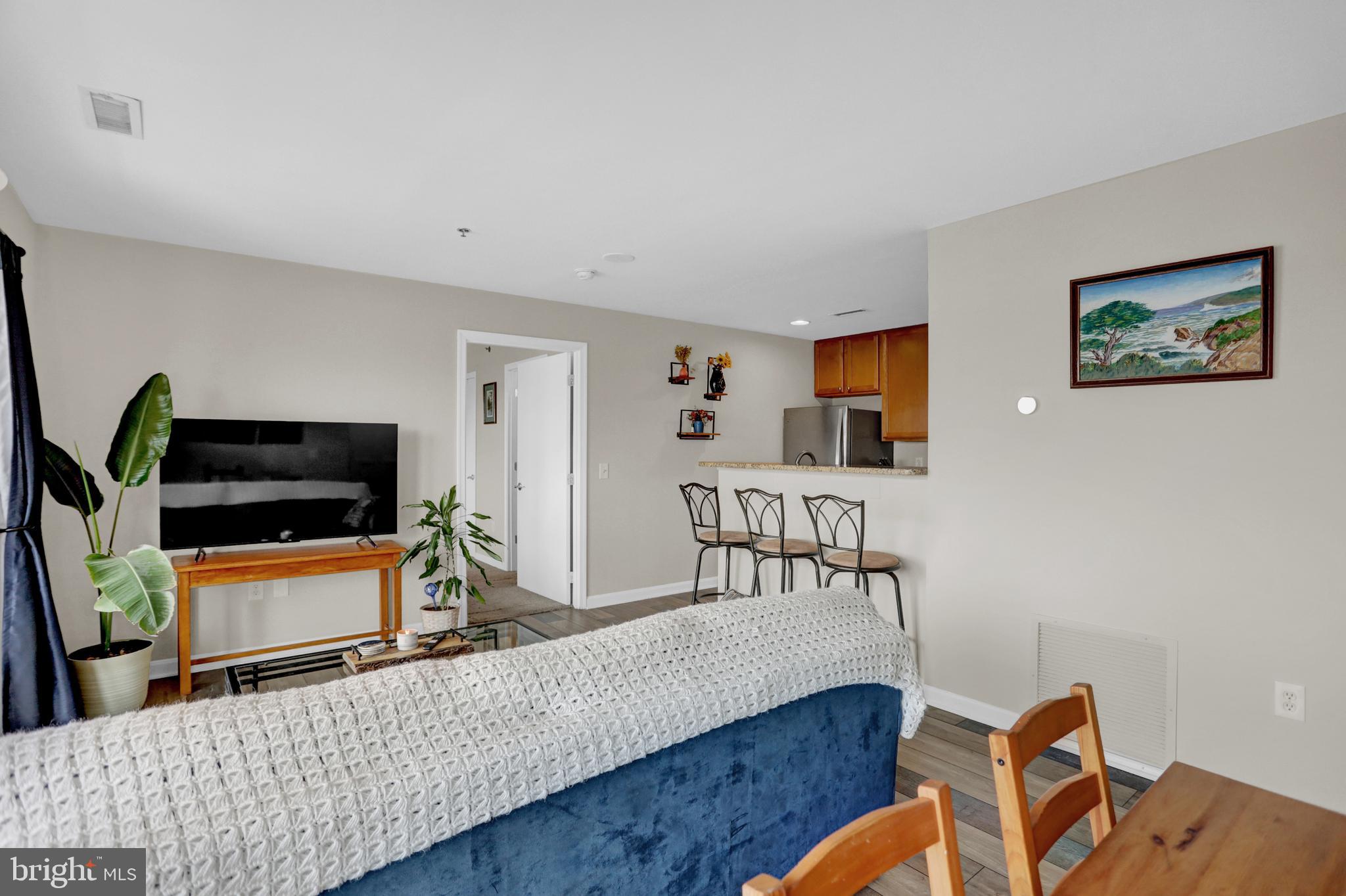 LIGHTHOUSE POINT EAST - Residential