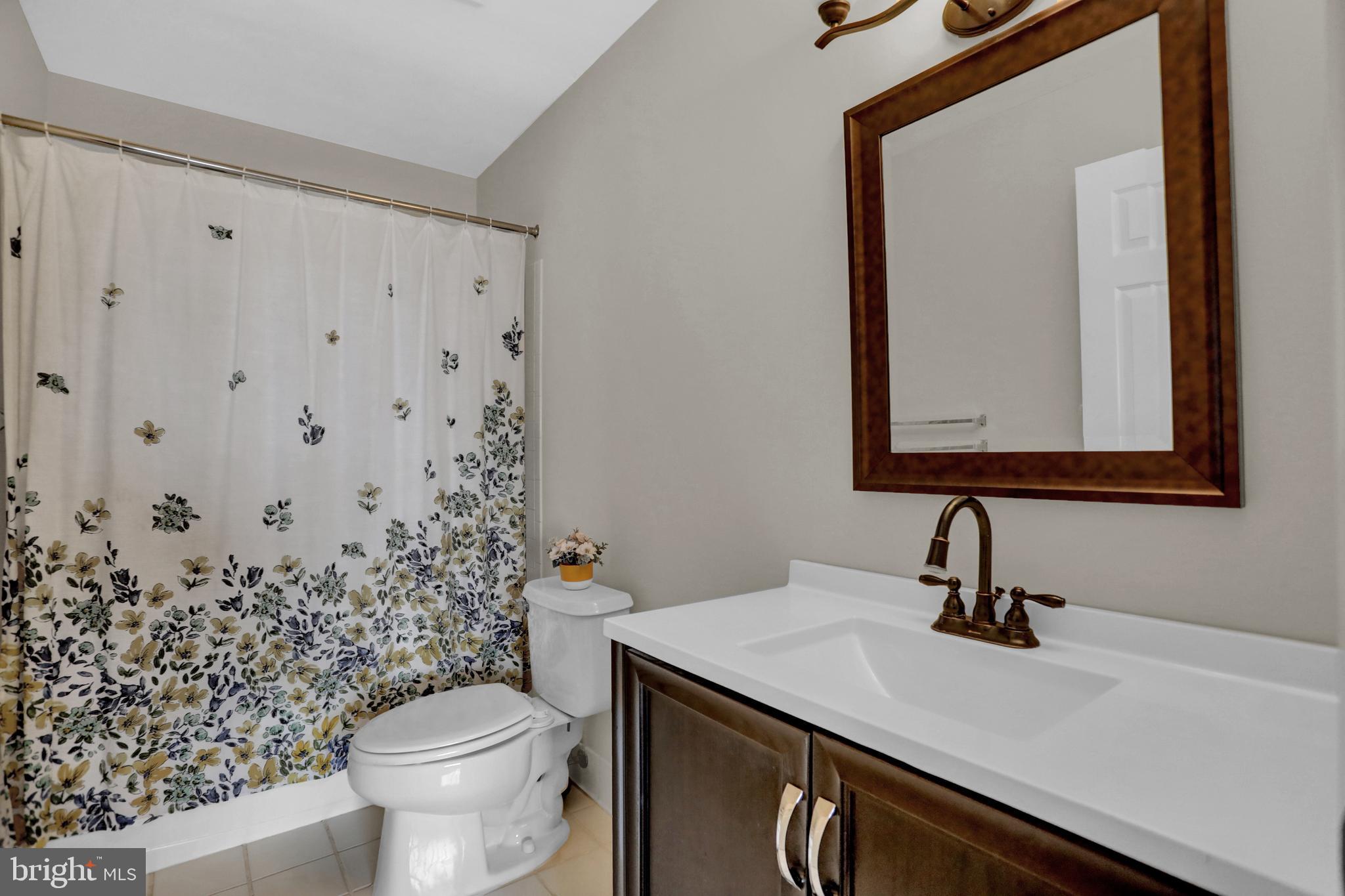 LIGHTHOUSE POINT EAST - Residential