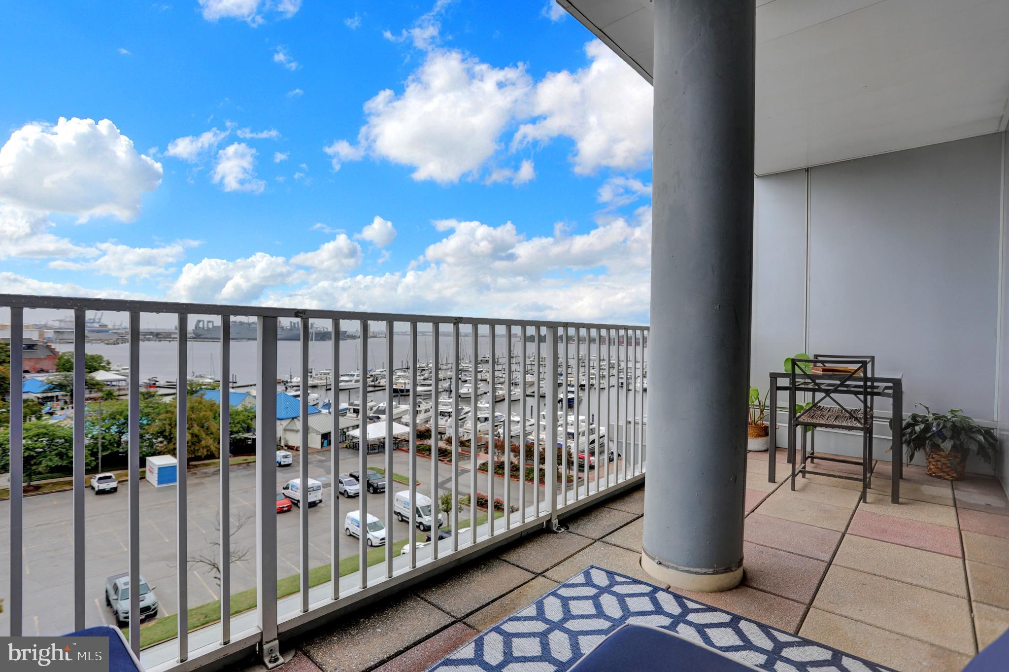 LIGHTHOUSE POINT EAST - Residential