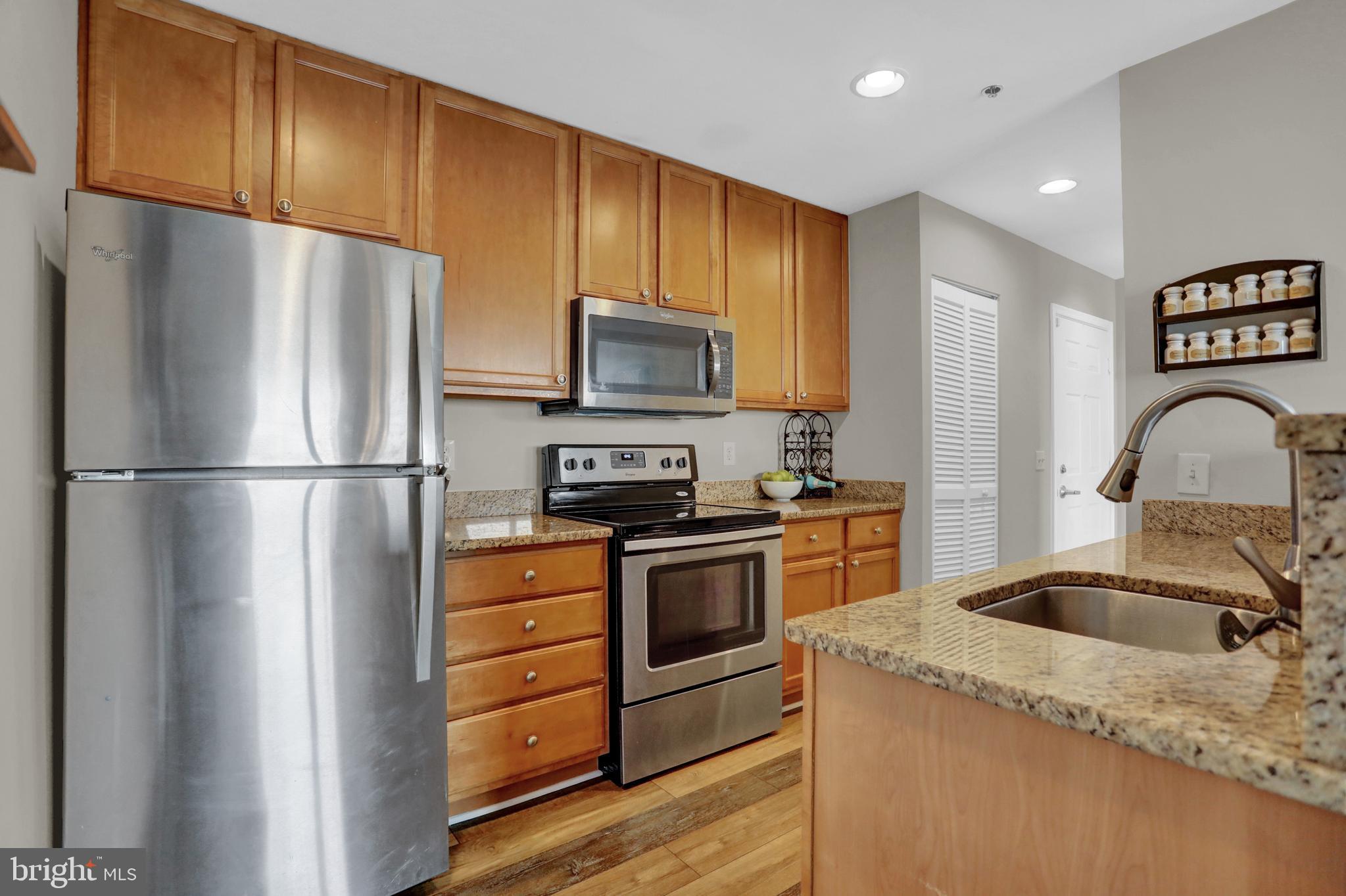 LIGHTHOUSE POINT EAST - Residential