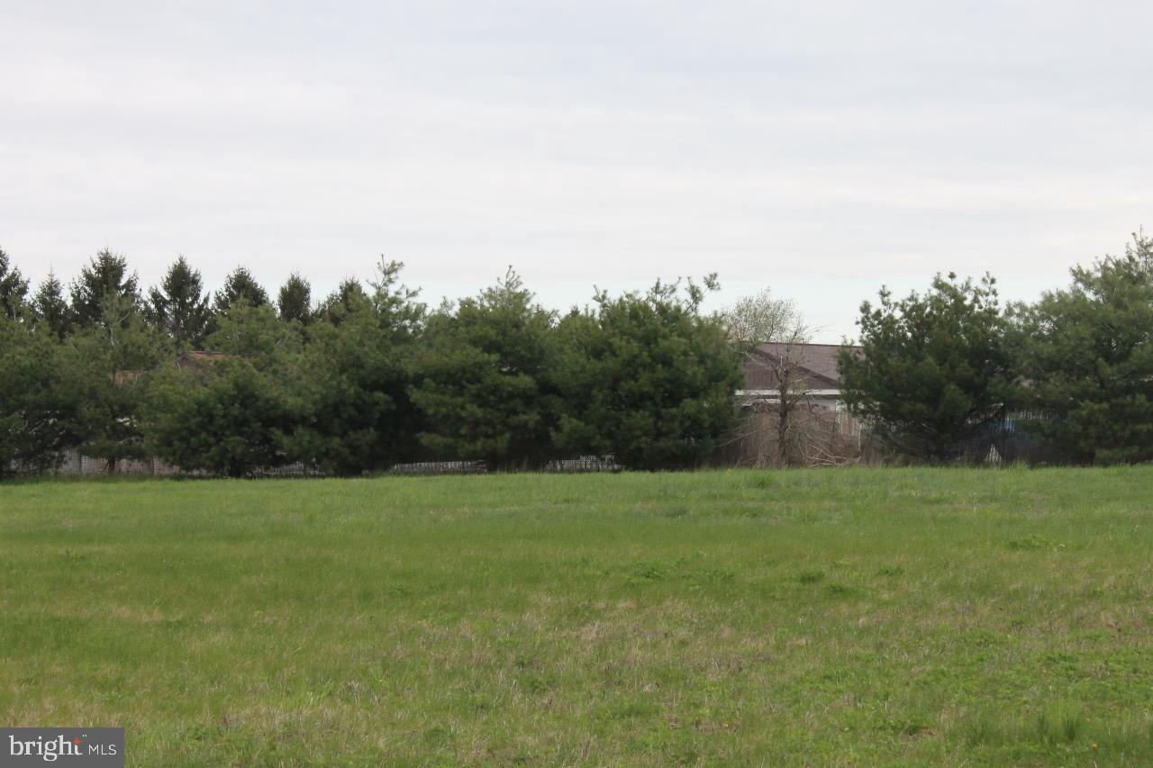 DONWOOD ESTATES - Land