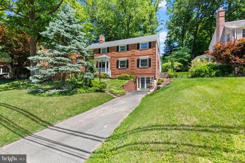 Photo of 6303 Massachusetts Avenue, Bethesda, MD 20816 (MLS # MDMC2136172)