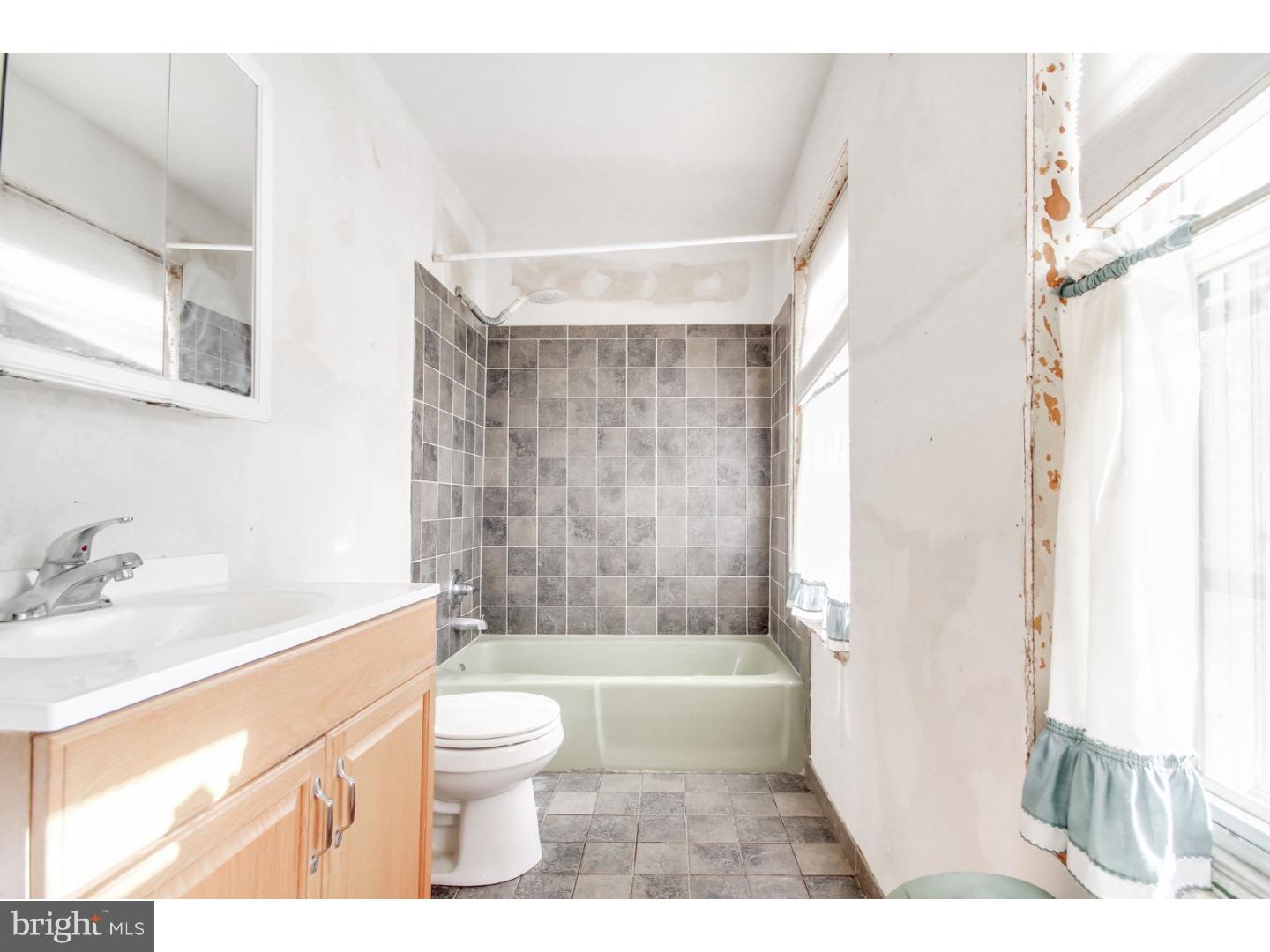 BLUE BELL HILL - Residential