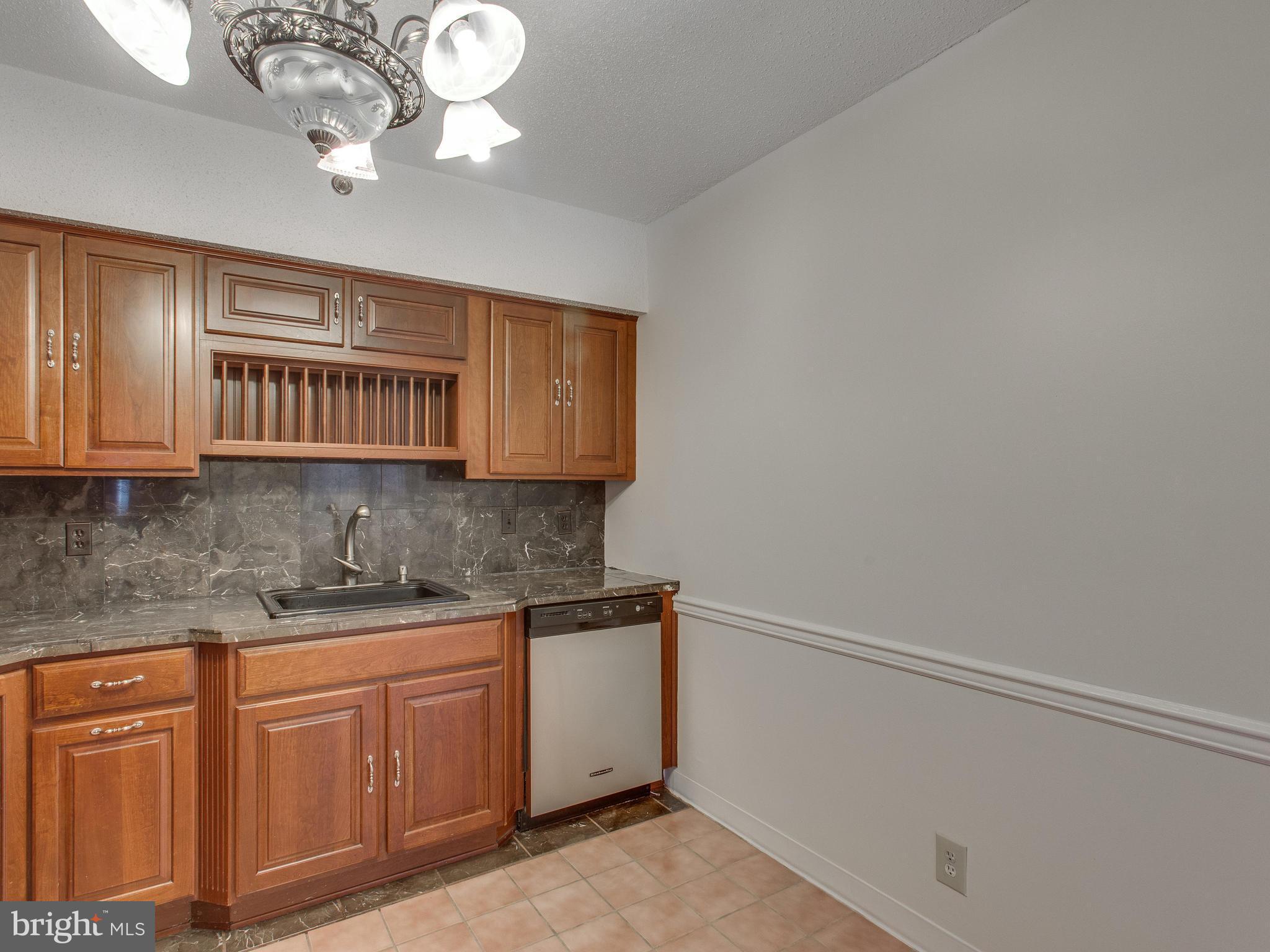 SKYLINE SQUARE CONDO - Residential Lease