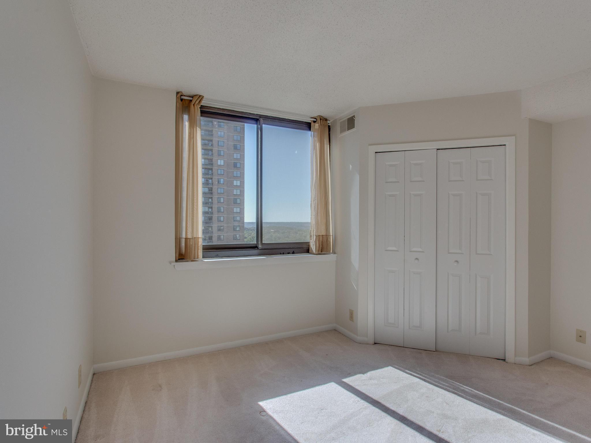 SKYLINE SQUARE CONDO - Residential Lease