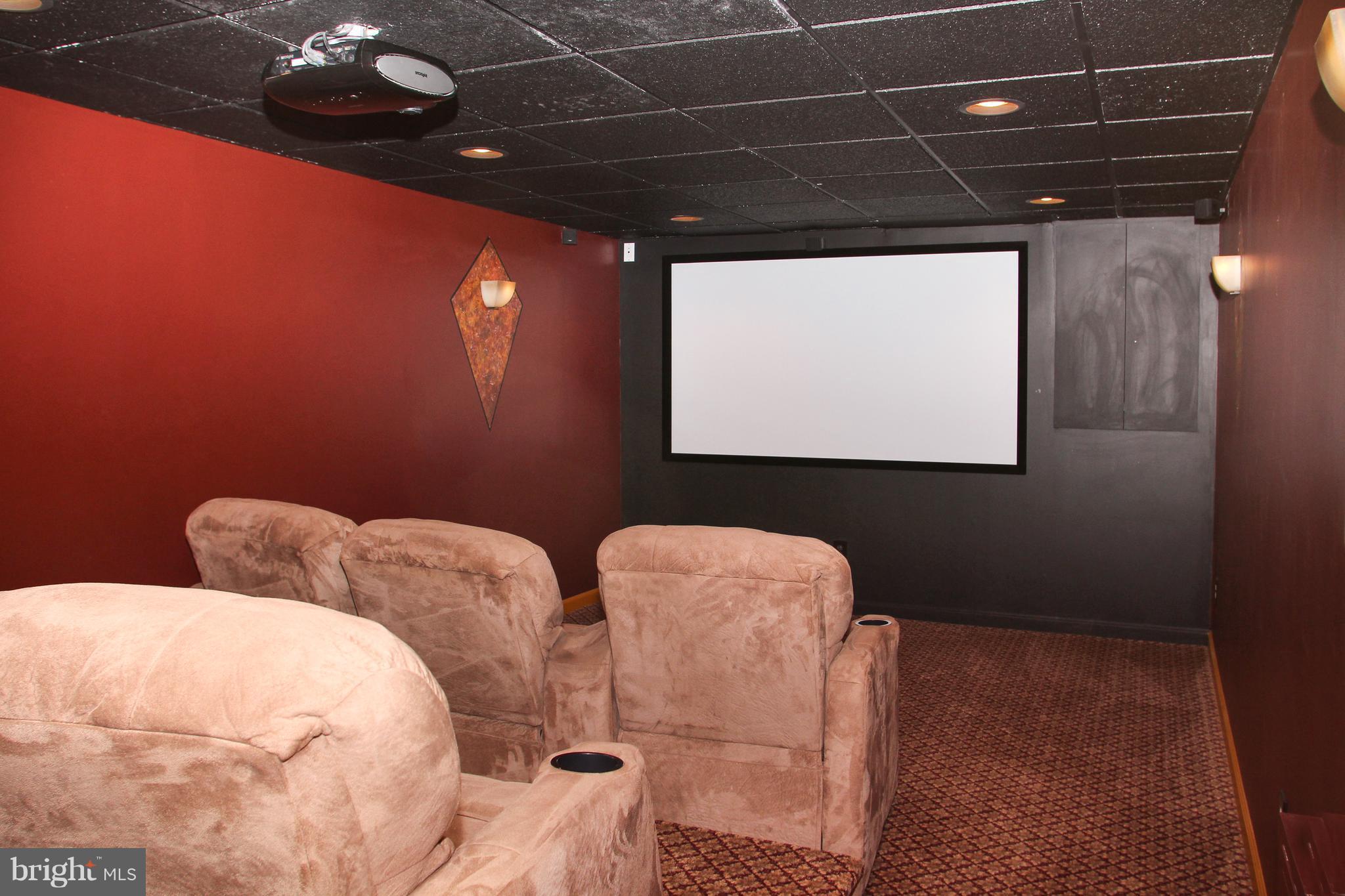 HAMPTON RIDGE - Residential