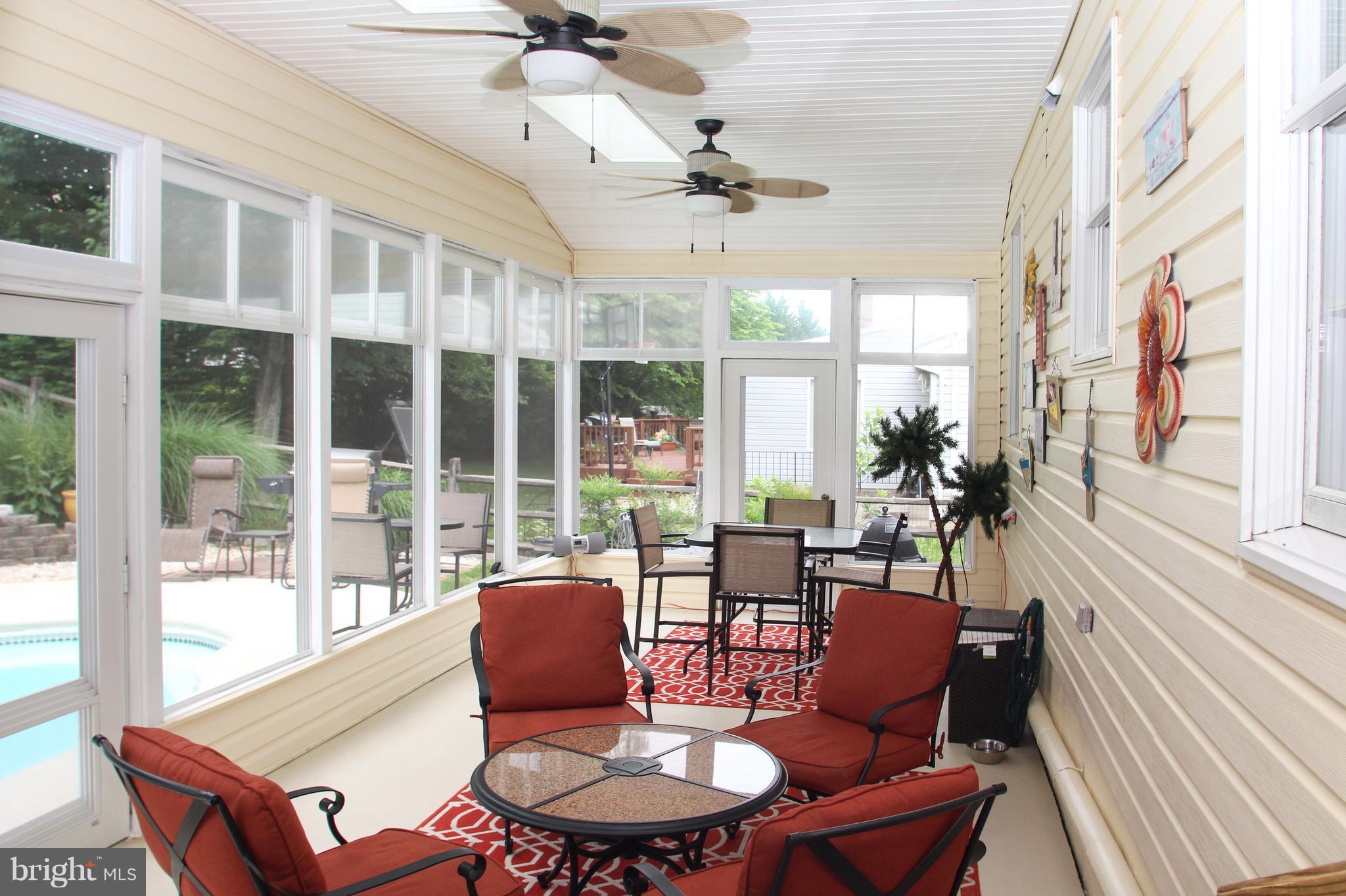 HAMPTON RIDGE - Residential