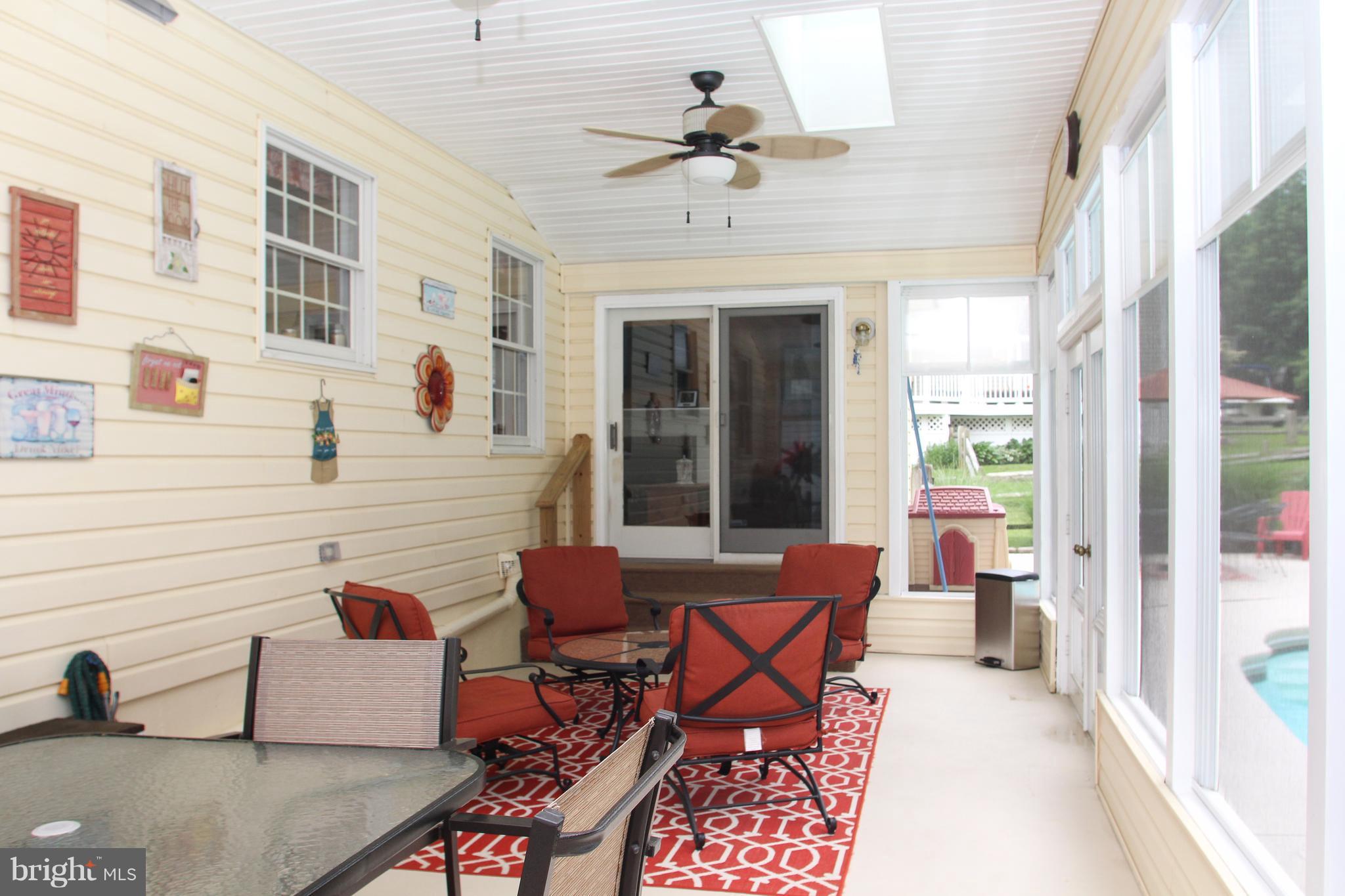 HAMPTON RIDGE - Residential