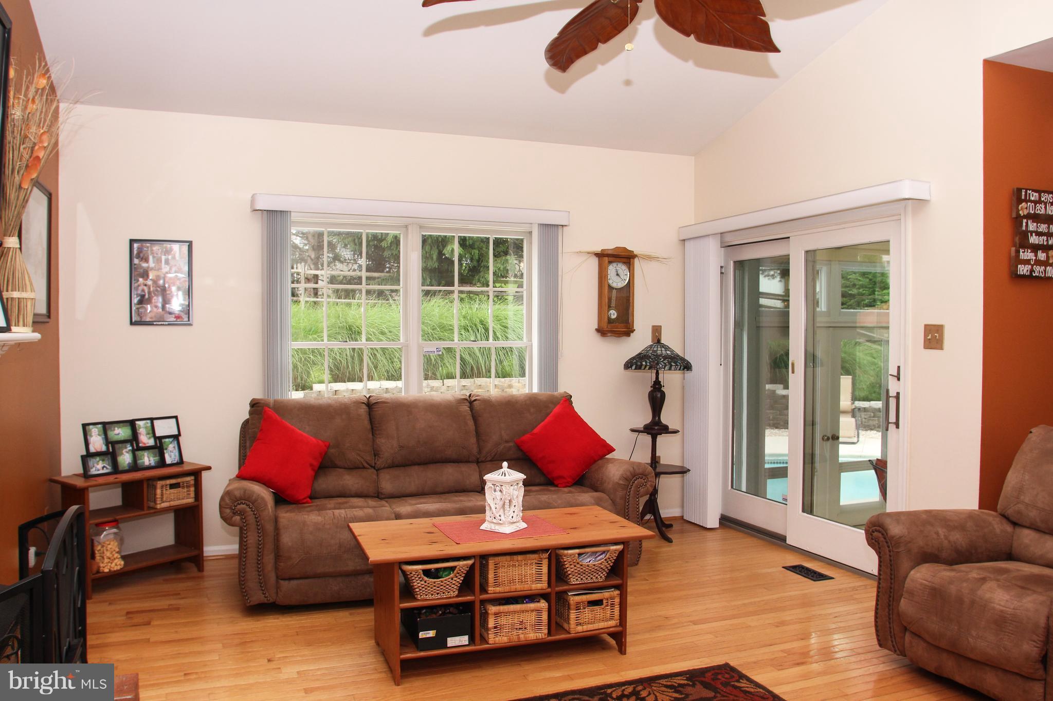 HAMPTON RIDGE - Residential