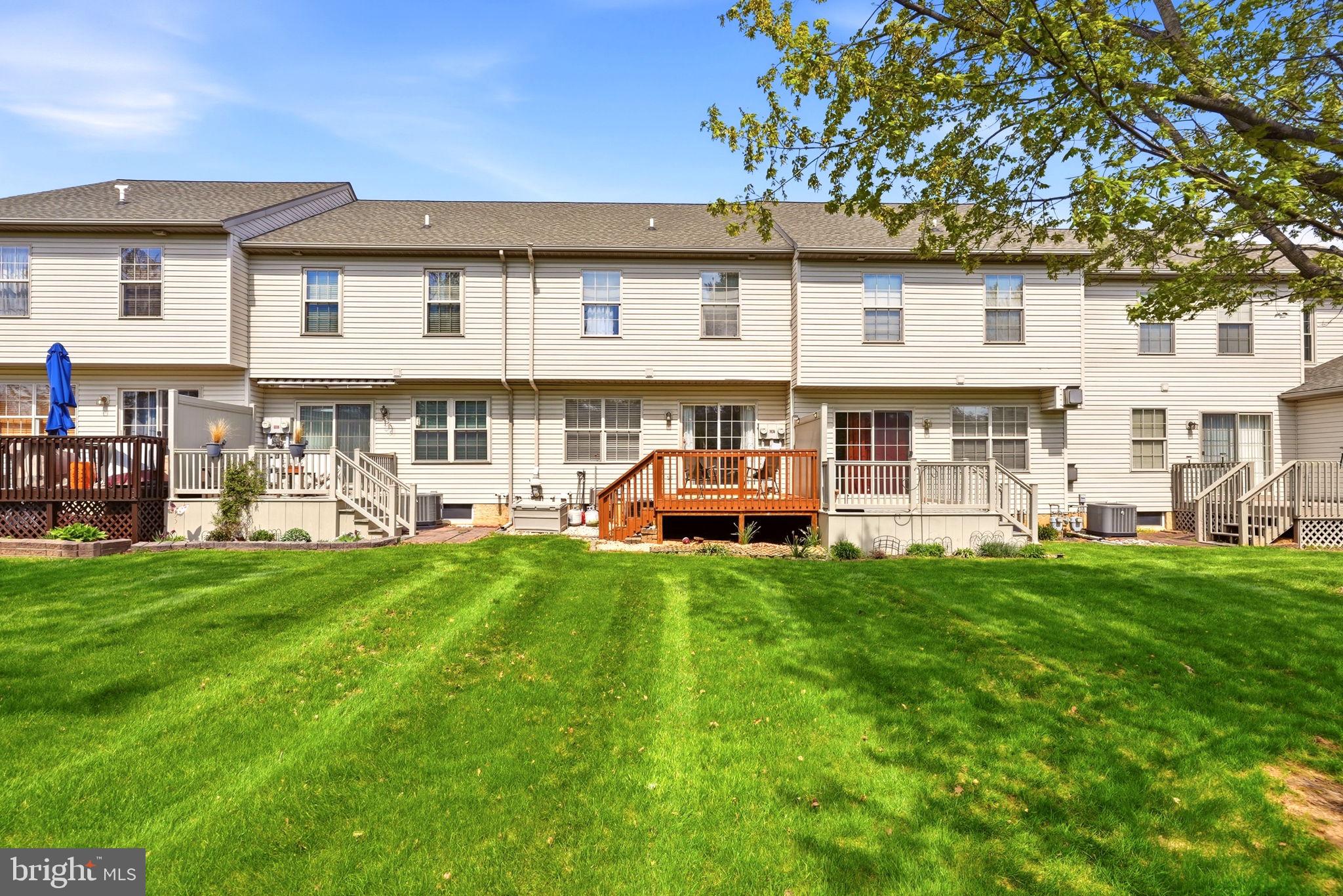 1206 COBBLESTONE LANE