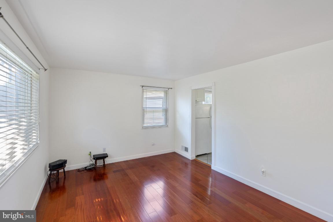 CONNECTICUT GARDENS - Residential