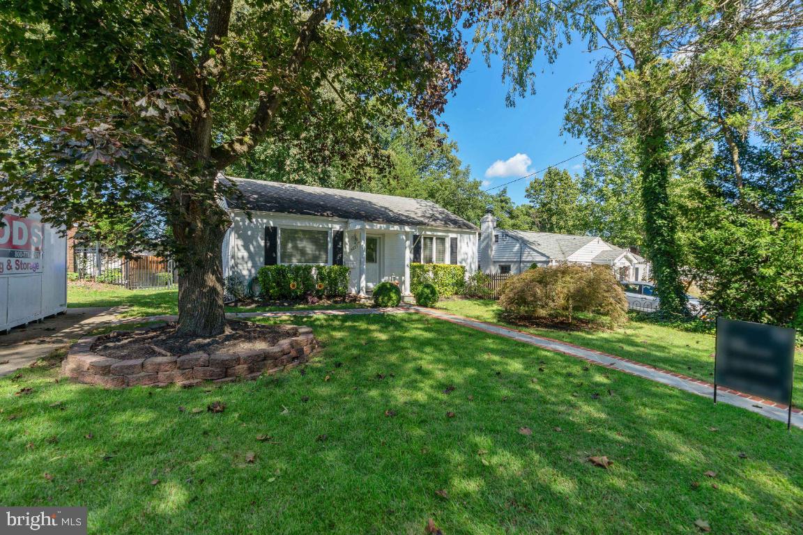 CONNECTICUT GARDENS - Residential